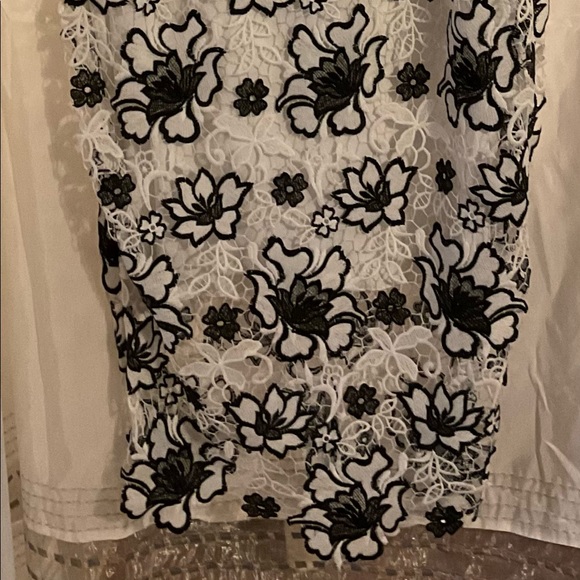 Beautiful white and black crocheted dress. - Picture 3 of 4